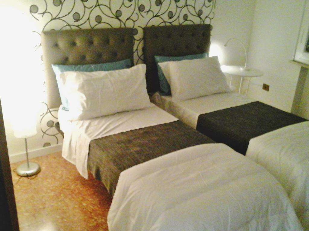 L.T. Schneider B&B Bologna Rom bilde